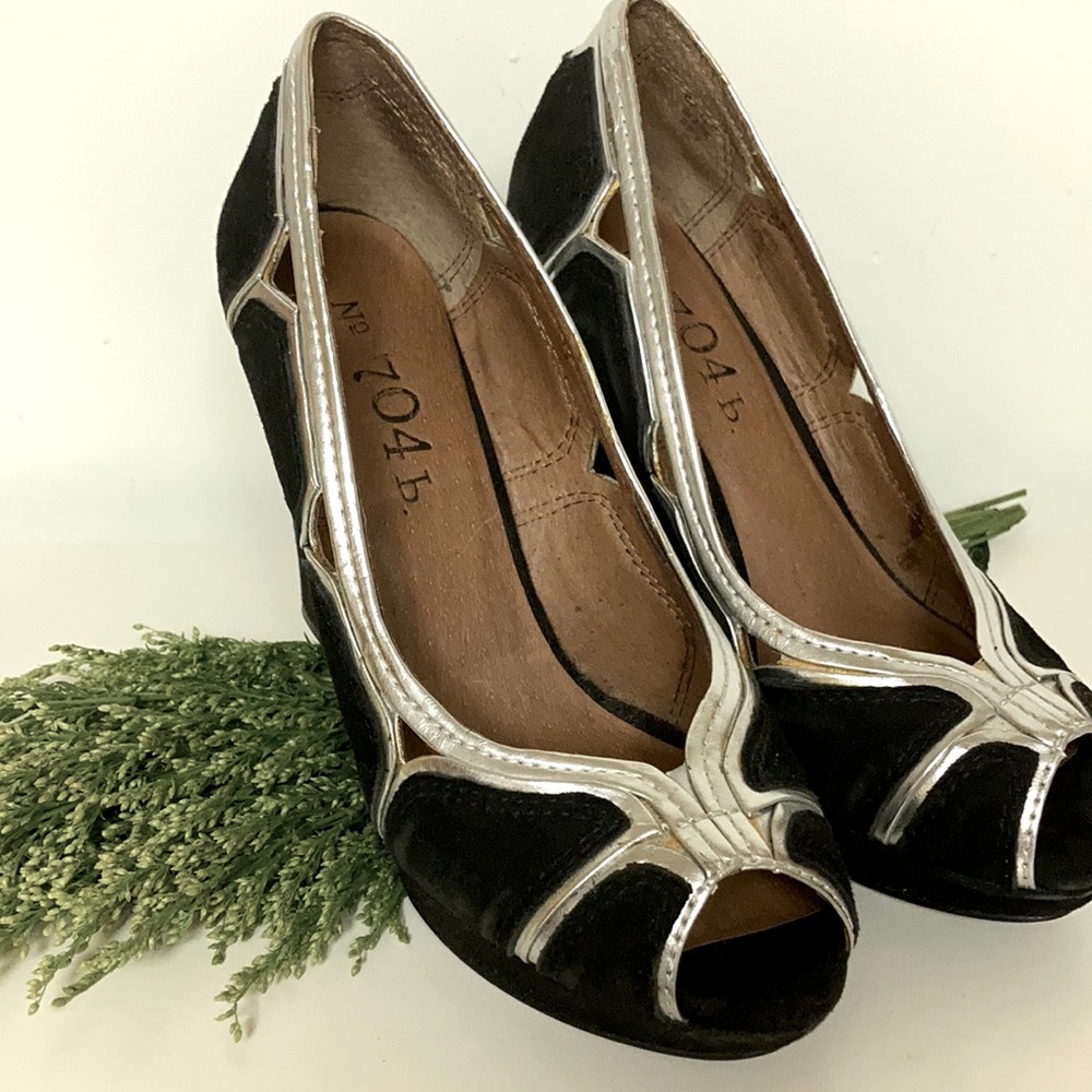 No 704b. Caitlin Black Suede Wedges size 7.5